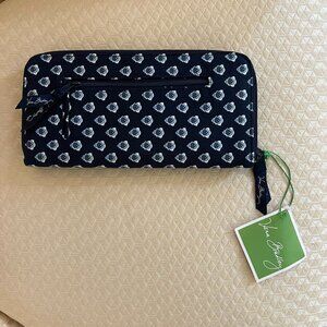 Vera Bradley Travel Organizer Wallet Navy Blue Quilted Pattern NWT